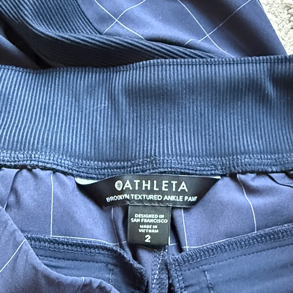 Athleta Brooklyn textured pants size 2 - Picture 3 of 3